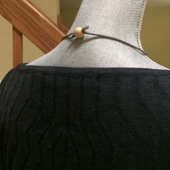 Natural leather necklace with shell pendant - Picture 4 of 4